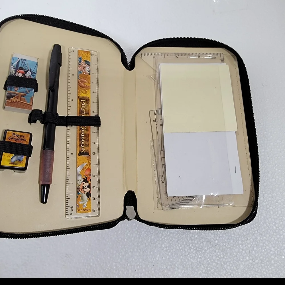 Disney Parks Mickey Mouse Pirates of the Caribbean Zip Art Set Pencil Case T18